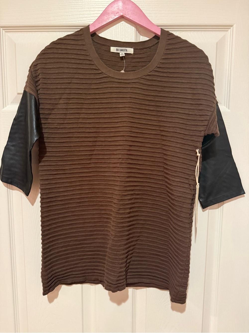 BB Dakota Brown Ribbed Short Sleeve Tee with Black Sleeve Panels